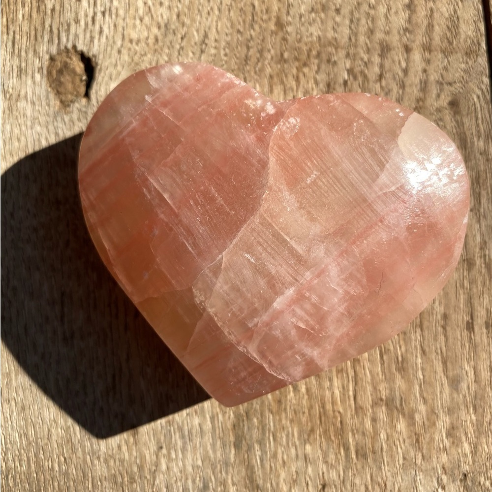 Gorgeous Heart-Shaped Pink Calcite Crystal Carving - Picture 2 of 3